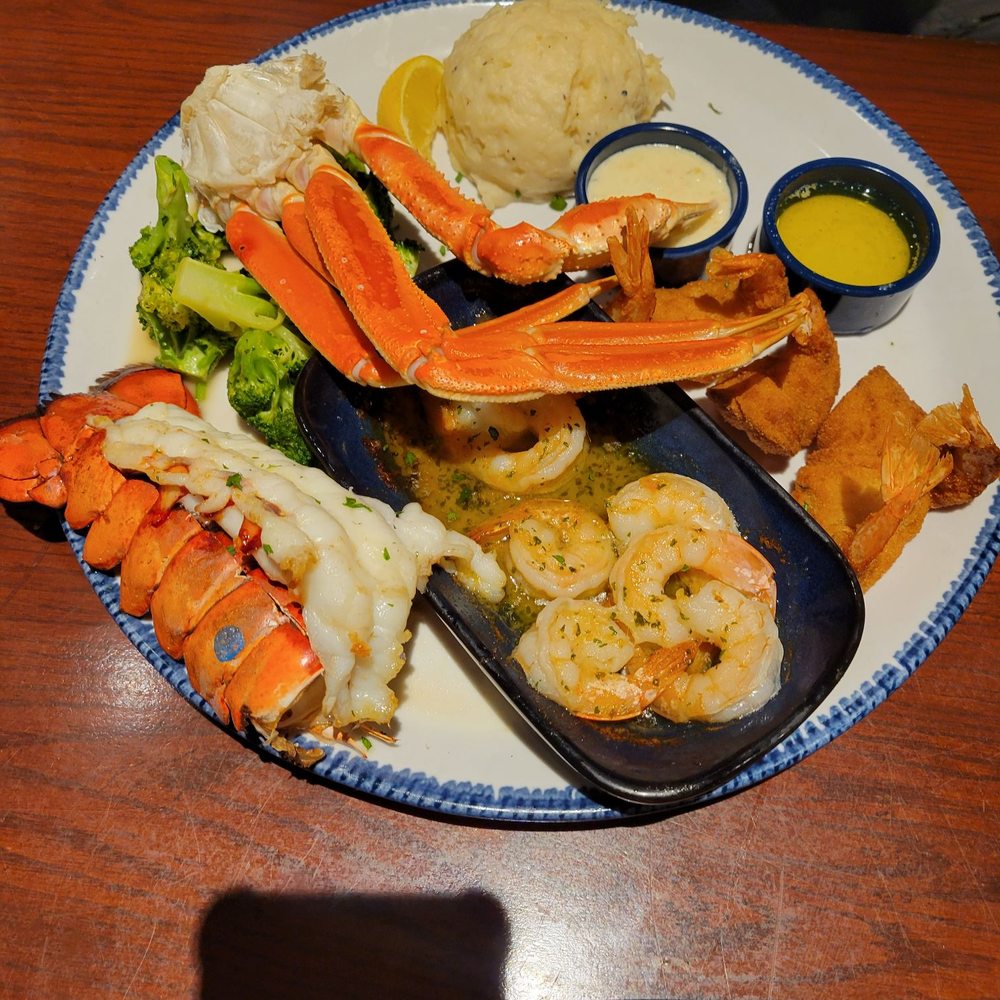 Red Lobster - Seafood Near Me - Bronx, New York