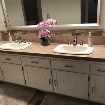 Moa Painting - Master bathroom. - Painters Near Me - Eastvale, California Moa Painting - Master bathroom. - Painters Near Me - Eastvale, California