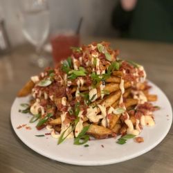 Basil & Baxter's Kitchen & Cocktails - Delicious food, nice wait staff. These aioli fries are so good!