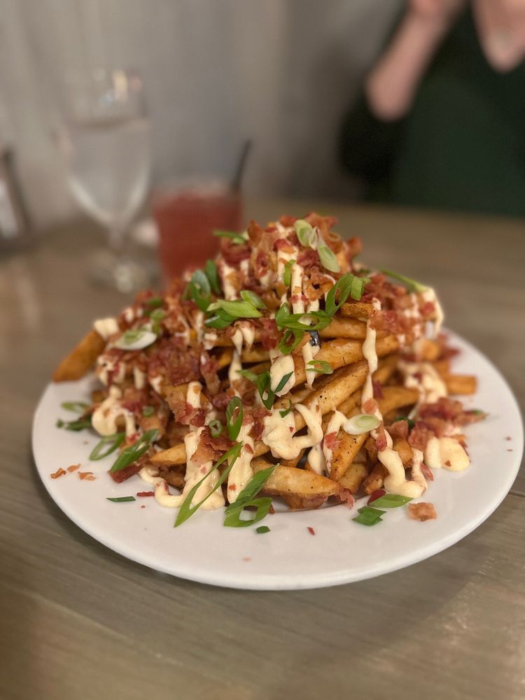 BASIL & BAXTER’S KITCHEN & COCKTAILS Updated June 2024 84 Photos