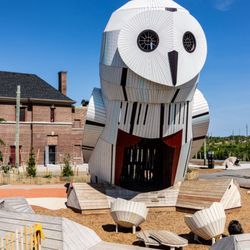 Biidaasige Park - Snowy Owl Theatre