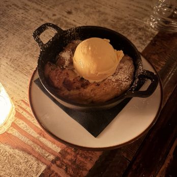 Bacari W 3rd - bread pudding - Breakfast & Brunch Near Me - Los Angeles, California