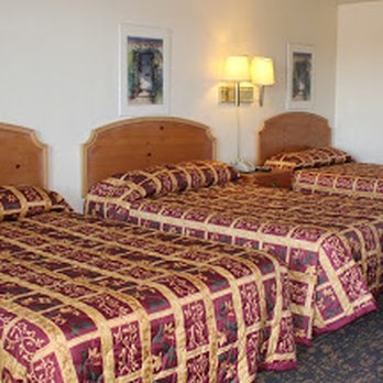 Traveler Inn - Got a party of three! No, problem. Come and stay in our room with three beds! Wifi, Cable, fridge, microwave, breakfast, coffee. - Hotels Near Me - Craig, Colorado Traveler Inn - Got a party of three! No, problem. Come and stay in our room with three beds! Wifi, Cable, fridge, microwave, breakfast, coffee. - Hotels Near Me - Craig, Colorado
