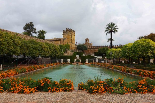 Alcázar de los Reyes Cristianos by null