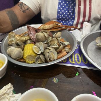 Seafood Seller & Cafe - half boil - Seafood Near Me - Crystal River, Florida