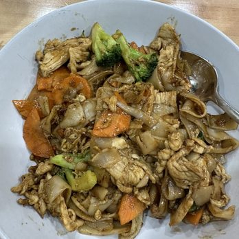 Thai American Bistro - Chicken pad see eww - Thai Near Me - Sugar Land, Texas Thai American Bistro - Chicken pad see eww - Thai Near Me - Sugar Land, Texas