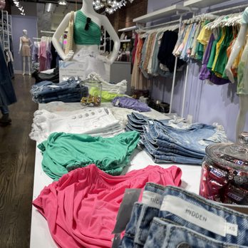 Twenty5A - Women's Clothing Near Me - Huntington, New York