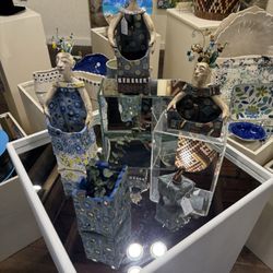 Gallery 209 - Justine Ferreri