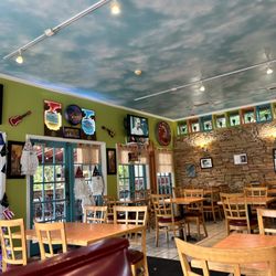 Waikikie Hawaiian BBQ - Seating