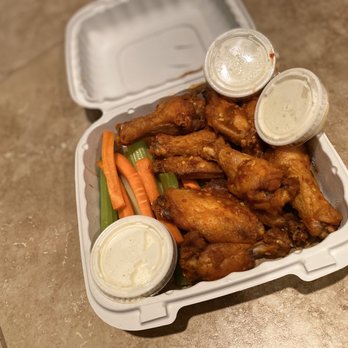Pillbox Tavern - Dante's Inferno Buffalo wings - American Near Me - Solana Beach, California Pillbox Tavern - Dante's Inferno Buffalo wings - American Near Me - Solana Beach, California