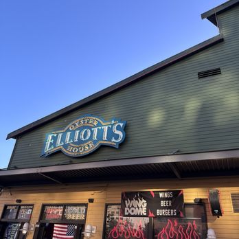 Elliott's Oyster House - Outside - Seafood Near Me - Seattle, Washington
