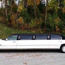 Emerald Limousine - Rides like a dream. 8-pac White
