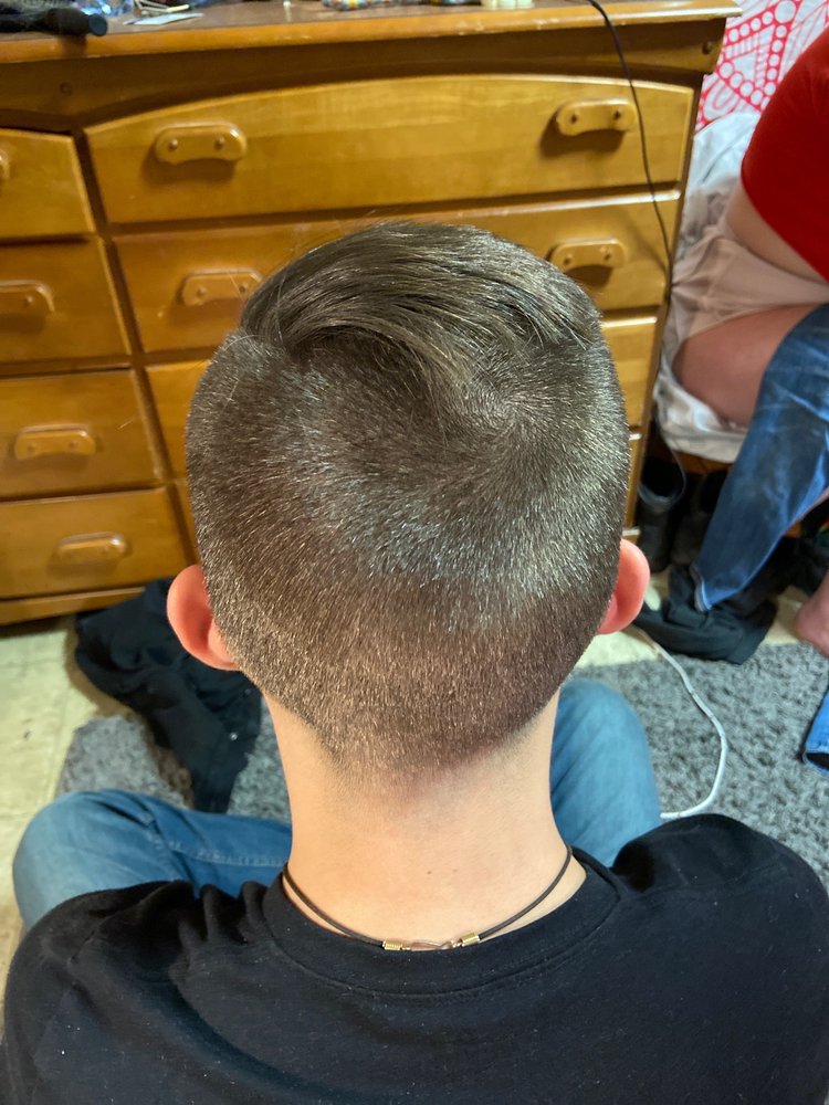 BRAD’S BARBER SHOP 19 Photos 115 3rd Ave, Radford, Virginia