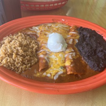 Fred's Mexican Cafe - Cheese Enchiladas - Mexican Near Me - Kihei, Hawaii