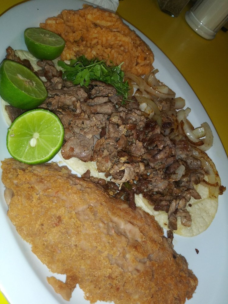 Armando's Cafe Logo