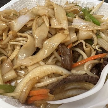 Dumpling Empire - Beef Chow Fun - Dim Sum Near Me - South San Francisco, California Dumpling Empire - Beef Chow Fun - Dim Sum Near Me - South San Francisco, California