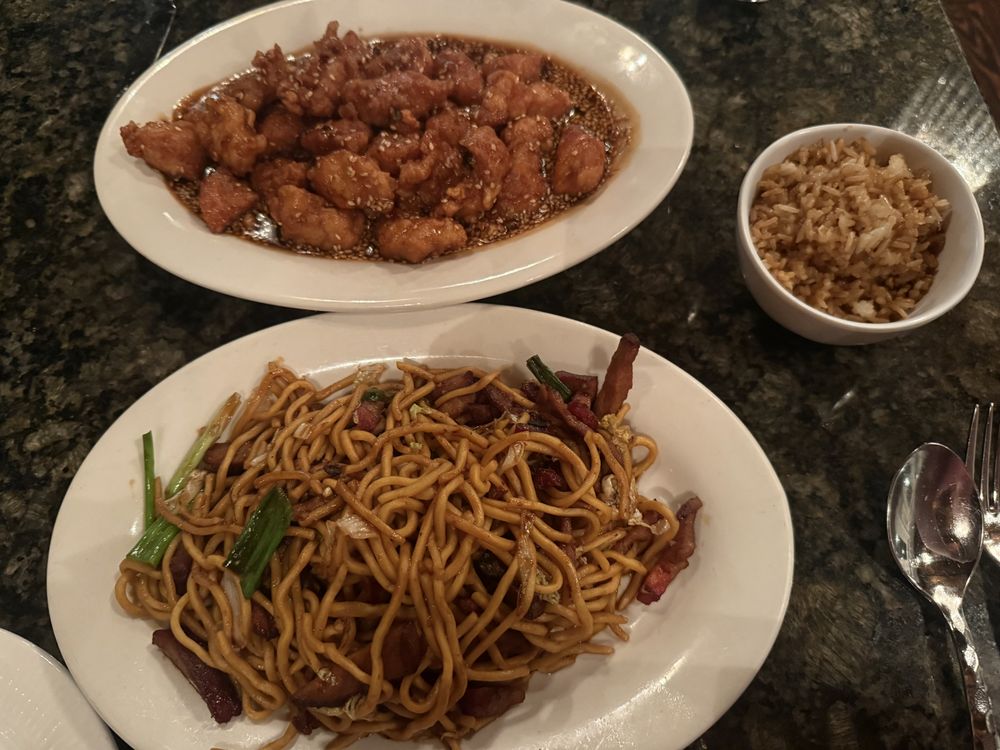 Jasmine Chinese Cuisine and Sushi