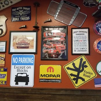 BubbaQue's - More decor and decorations - Barbeque Near Me - Riverview, Florida