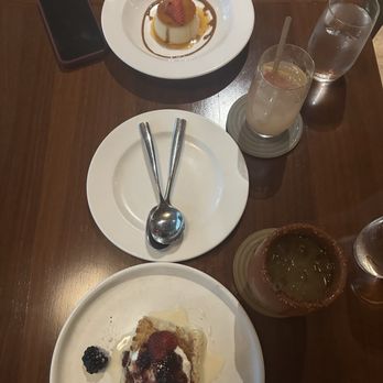 Quinto - Flan de vainilla y tostada de tres leches - Steakhouses Near Me - Miami, Florida