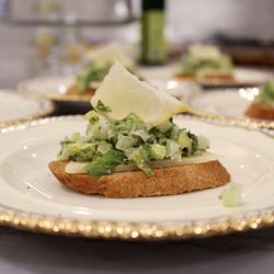 Happy Food - Caesar Salad Crostini