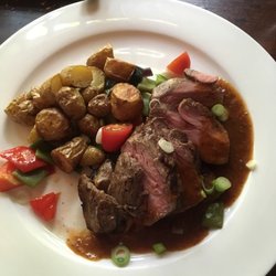 De Peerdestal - Business-Lunch: Lammschulter, so zart, da kommt keine Milkakuh mit! Das Lamm stammt aus England.