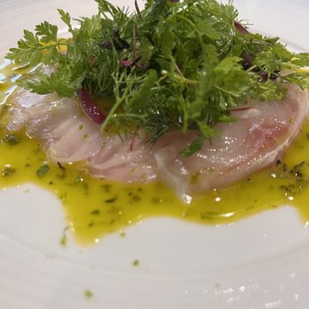 Les Enfants Rouges - Sea bream sashimi avec des herbes mixtes & delicieuses - French Near Me - Paris, 75