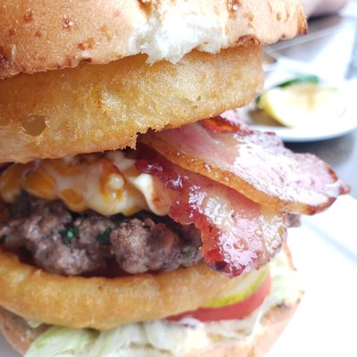 L'Gros Luxe Vieux-Longueuil by null