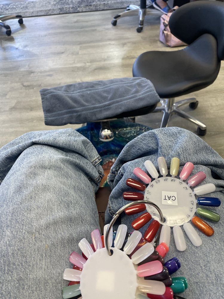 MODERN NAILS Updated September 2024 47 Photos & 52 Reviews 2700