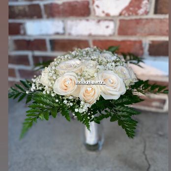 Vicky’s Party - Wedding bouquet. #vickyspartystockton - Party Supplies Near Me - Linden, California