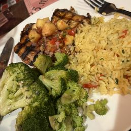 Hawaiian chicken with seasoned rice and broccoli Hawaiian chicken with seasoned rice and broccoli