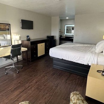 Days Inn by Wyndham Canton - Guest room - Hotels Near Me - Canton, Texas Days Inn by Wyndham Canton - Guest room - Hotels Near Me - Canton, Texas