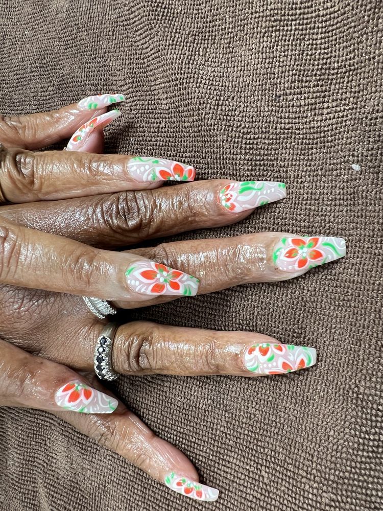 DIAMOND NAILS Updated September 2024 120 Photos & 16 Reviews 750