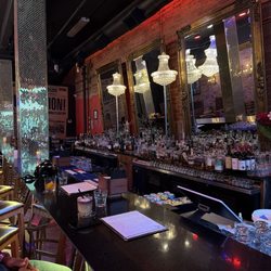 CC Lounge & Whisky Bar - Bar is incredibly decorated