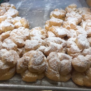 Liliha Bakery - Bakeries Near Me - Honolulu, Hawaii