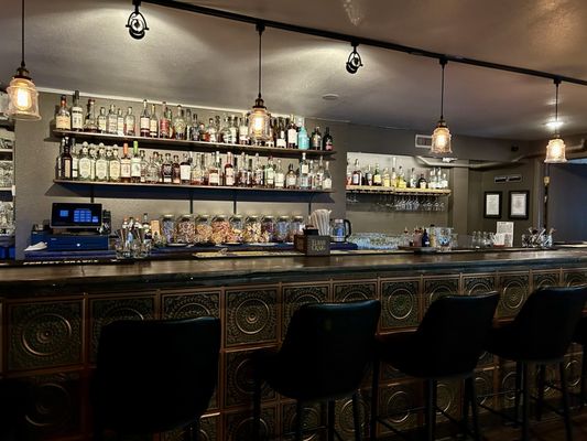 Moody's Lounge by null