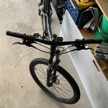 Chilkoot Cyclery - We finally picked it up and after unloading it from the van - the front wheel still has the exact same issue from 4 weeks ago. - Bikes Near Me - Stillwater, Minnesota