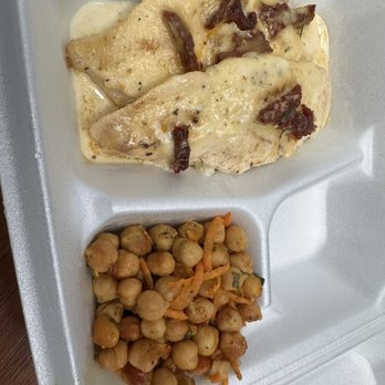 Stela’s Kitchen - Miami - Tuscan chicken breast with sundried tomatoes and garbanzo - Juice Bars & Smoothies Near Me - Miami, Florida Stela’s Kitchen - Miami - Tuscan chicken breast with sundried tomatoes and garbanzo - Juice Bars & Smoothies Near Me - Miami, Florida