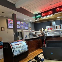 Nina's Pizza - Awesome place!