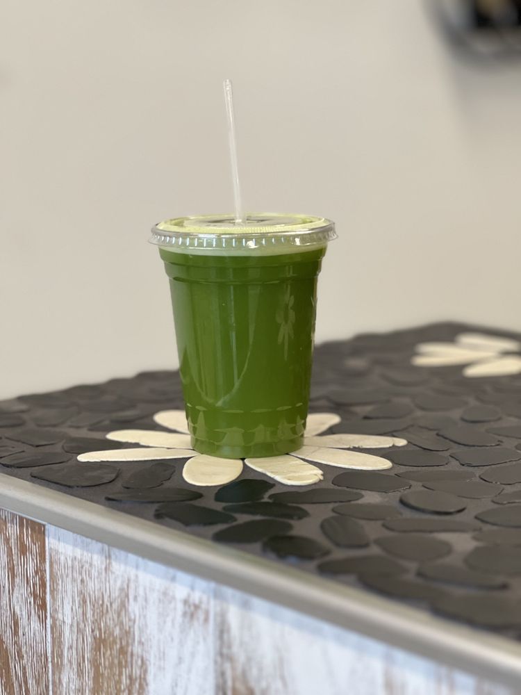 APPLE BERRIES JUICE BAR 15 Photos 246 W Manson Hwy, Chelan