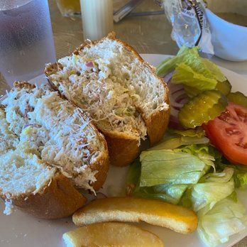 Barbara's Fishtrap - Dungeness Crab Sandwich - Seafood Near Me - Half Moon Bay, California