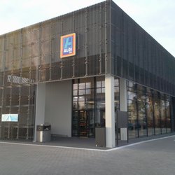 Aldi - Neuer Eingangsbereich nach dem Umbau