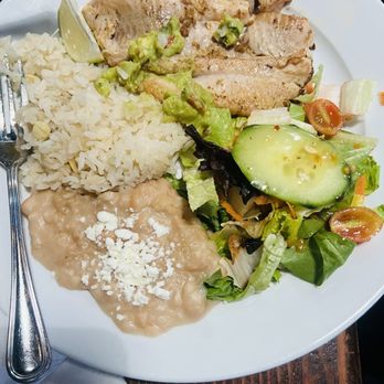 Armando's Restaurant + Bar - Filete de pescado - Seafood Near Me - San Jose, California