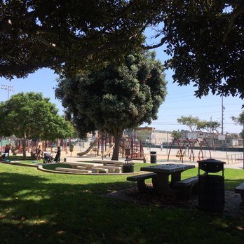 Perry Park - Parks Near Me - Redondo Beach, California