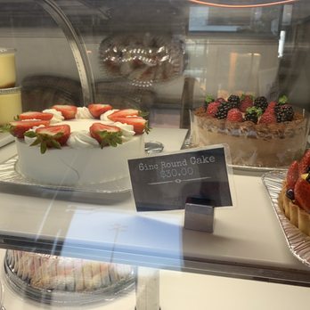 Cream Pan - Freshly baked strawberry shortcake right from the kitchen around 2pm(5/12/22) - Bakeries Near Me - Tustin, California