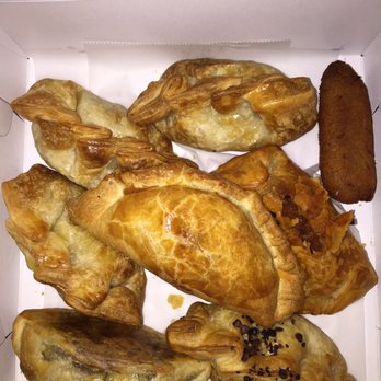 Empanada Harry's Bakery and Cafe - Empanadas and a lone croquet! - Venezuelan Near Me - Miami, Florida