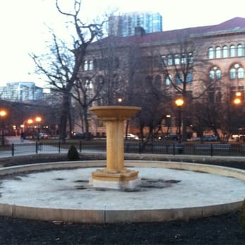 Washington Square Park - It's feb 2012 let's get some water! - Parks Near Me - Chicago, Illinois