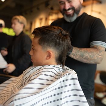 Rhodes barbershop - We are good with all ages groups - Barbers Near Me - Fullerton, California Rhodes barbershop - We are good with all ages groups - Barbers Near Me - Fullerton, California