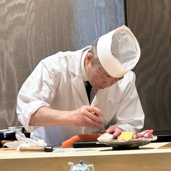 sushi ii - Chef Susumu Ii taking precious care of his fish - Sushi Bars Near Me - Newport Beach, California sushi ii - Chef Susumu Ii taking precious care of his fish - Sushi Bars Near Me - Newport Beach, California