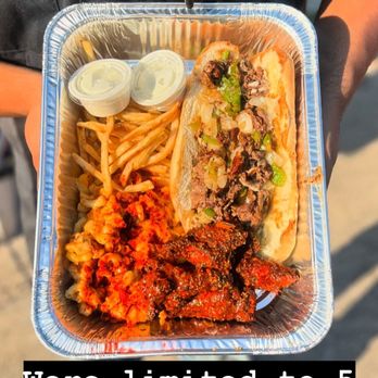 Fluffs Wings & Tingz - Food Trucks Near Me