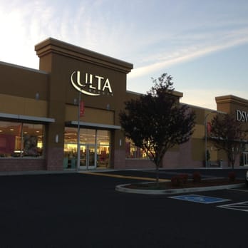 DSW Designer Shoe Warehouse - Shoe Stores Near Me - Spokane, Washington